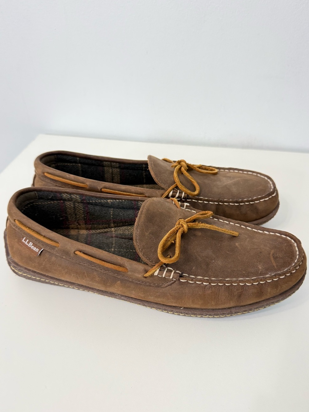 L.L. Bean Brown Hand Sewn Leather Slippers Flannel Lined Men’s Size 10 Classic - Picture 2 of 13